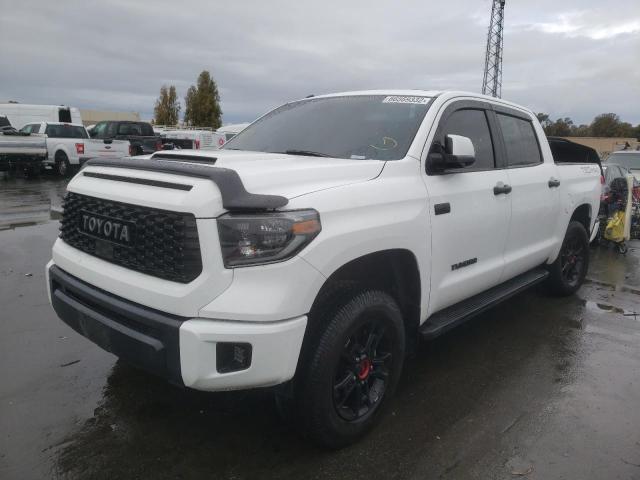 5TFDY5F12KX840282 - 2019 TOYOTA TUNDRA CRE WHITE photo 2