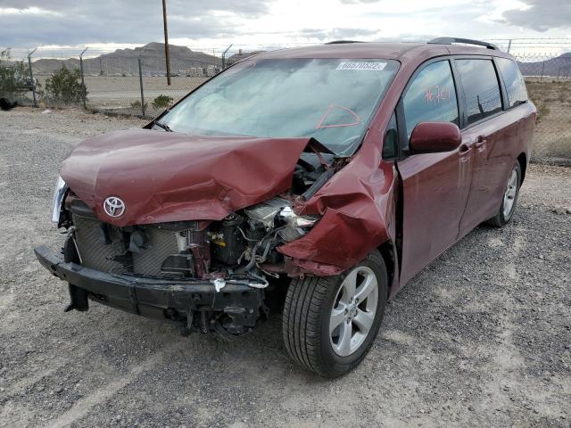 5TDKK3DC4GS749772 - 2016 TOYOTA SIENNA LE MAROON photo 2