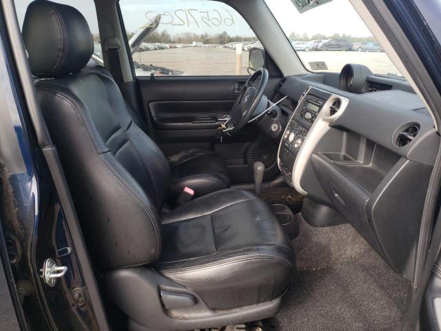 JTLKT324550211028 - 2005 TOYOTA SCION XB შავი ფოტო 5