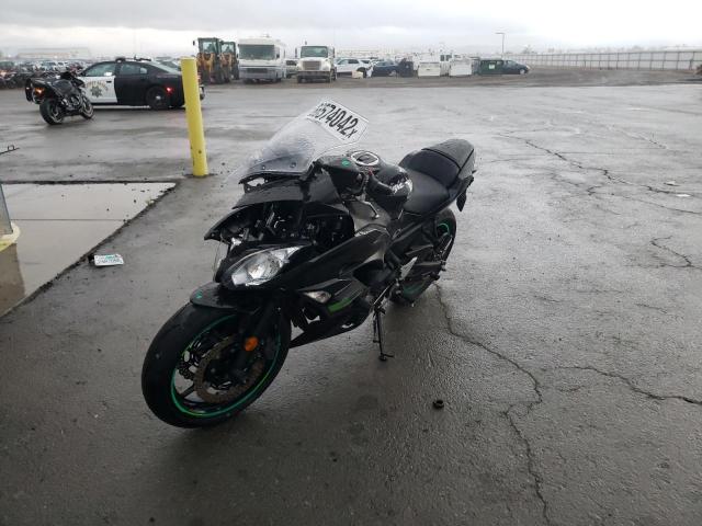 JKAEXEJ17KDA04108 - 2019 KAWASAKI EX650 J შავი ფოტო 2