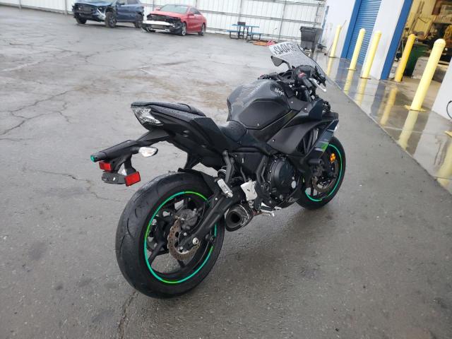 JKAEXEJ17KDA04108 - 2019 KAWASAKI EX650 J შავი ფოტო 4