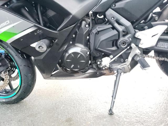 JKAEXEJ17KDA04108 - 2019 KAWASAKI EX650 J შავი ფოტო 7