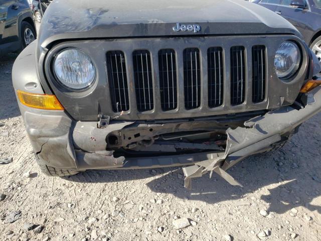 1J8GL38K95W643988 - 2005 JEEP LIBERTY RE GRAY photo 9