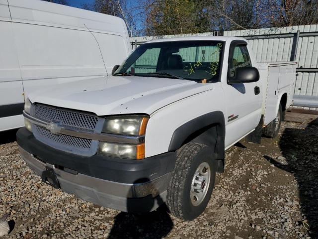 1GBHC24193E148376 - 2003 CHEVROLET SILVERADO WHITE photo 2