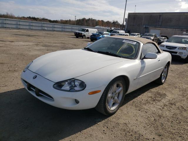 SAJGX2040XC039559 - 1999 JAGUAR XK8 WHITE photo 2