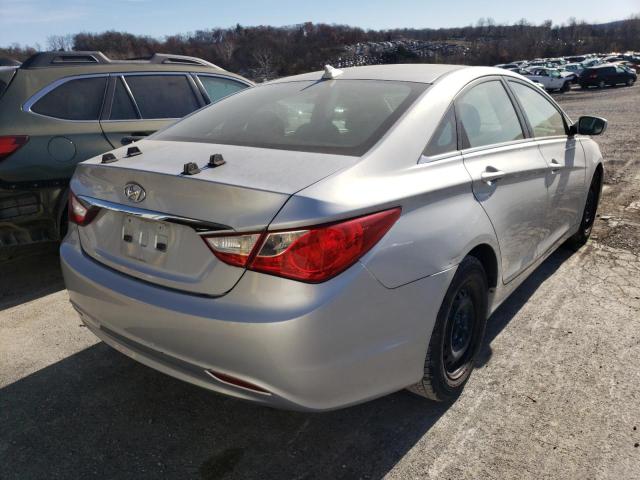 5NPEB4AC0CH375300 - 2012 HYUNDAI SONATA GLS SILVER photo 4