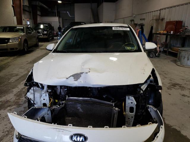 3KPA24AB1KE210378 - 2019 KIA RIO S WHITE photo 9