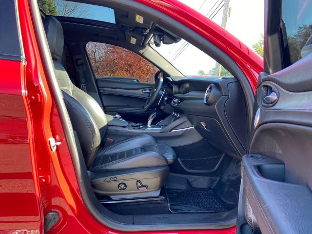 ZASFAKNNXJ7B65142 - 2018 ALFA ROMEO STELVIO TI RED photo 5