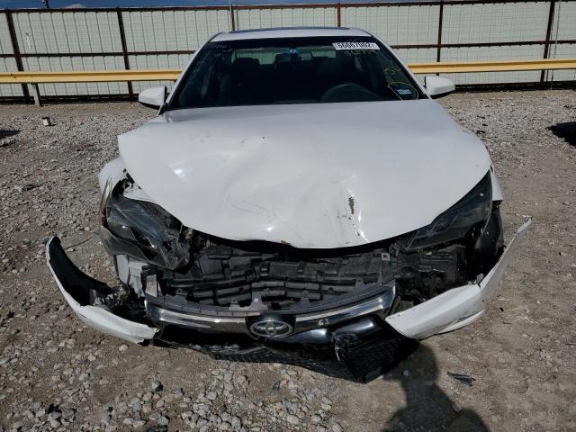 4T1BK1FKXFU561739 - 2015 TOYOTA CAMRY XSE WHITE photo 9