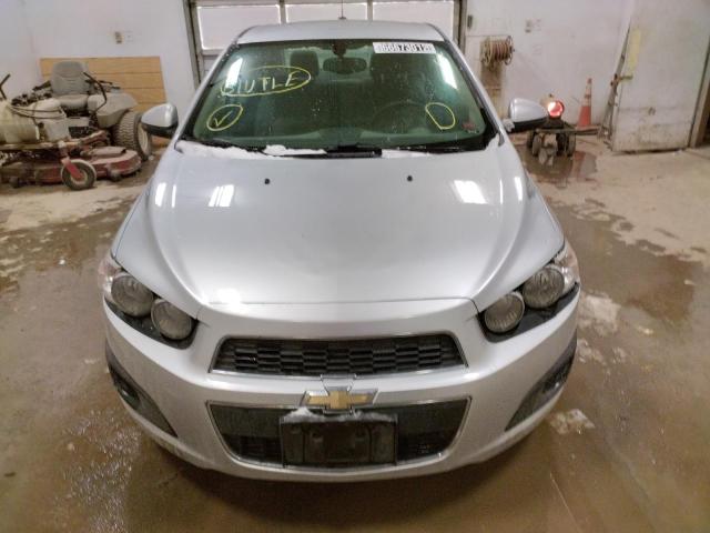 1G1JA5SH6F4130876 - 2015 CHEVROLET SONIC LS SILVER photo 5
