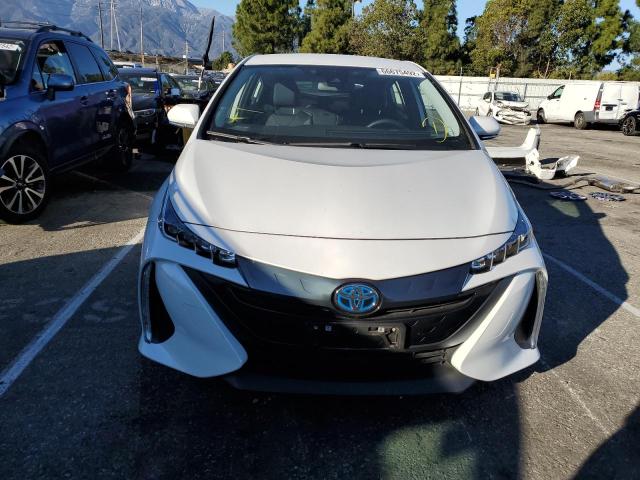 JTDKAMFP9M3192007 - 2021 TOYOTA PRIUS PRIM Weiß Foto 5