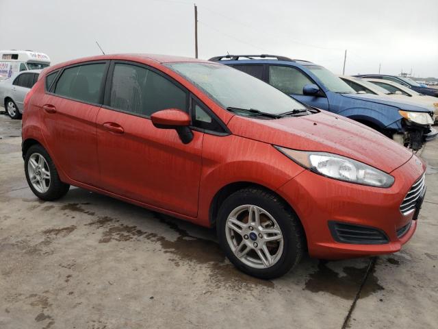 3FADP4EJ9JM134550 - 2018 FORD FIESTA SE ORANGE photo 4