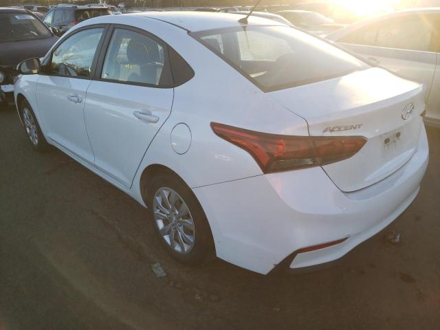 3KPC24A39JE036933 - 2018 HYUNDAI ACCENT SE WHITE photo 3