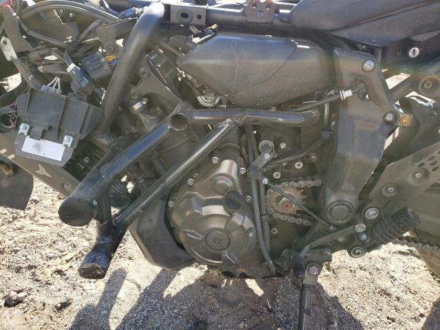 JYARM27E9JA001163 - 2018 YAMAHA MT07 BLACK photo 7