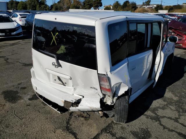 JTLKT324350211867 - 2005 TOYOTA SCION XB თეთრი ფოტო 4