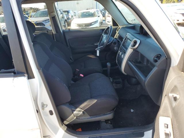 JTLKT324350211867 - 2005 TOYOTA SCION XB თეთრი ფოტო 5