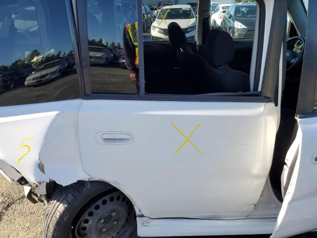 JTLKT324350211867 - 2005 TOYOTA SCION XB თეთრი ფოტო 6