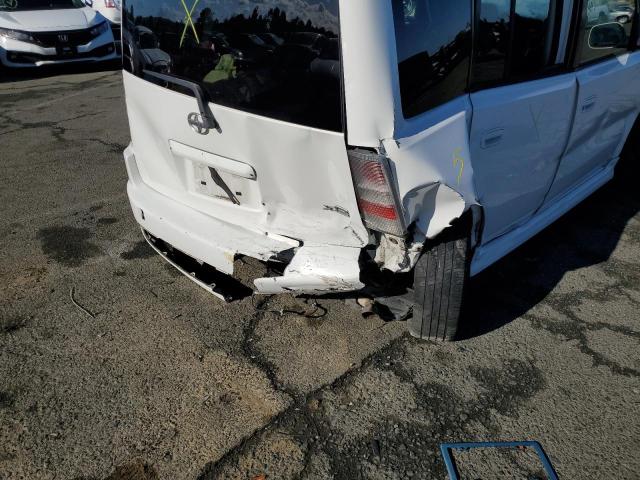 JTLKT324350211867 - 2005 TOYOTA SCION XB თეთრი ფოტო 9