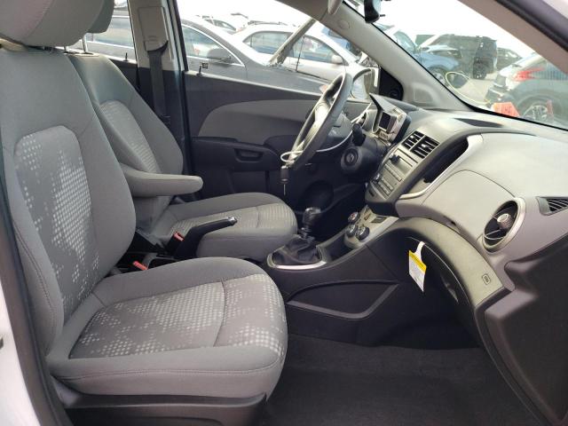 1G1JB5SH3F4180860 - 2015 CHEVROLET SONIC LS WHITE photo 5