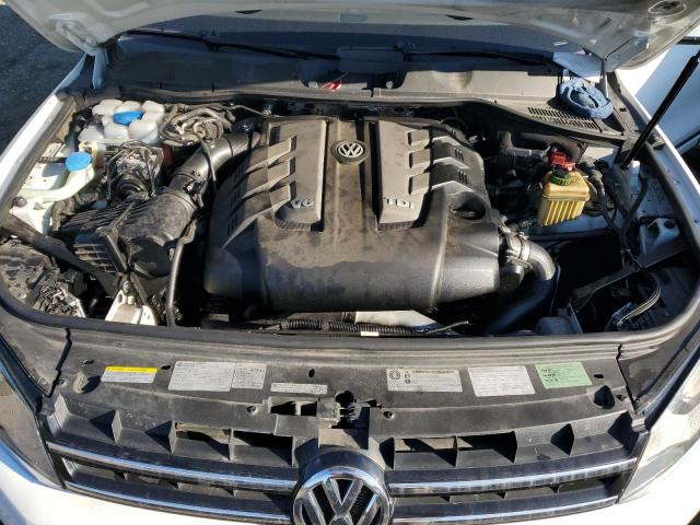 WVGEP9BP8DD002671 - 2013 VOLKSWAGEN TOUAREG V6 WHITE photo 12