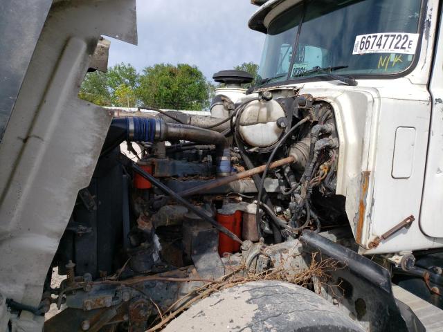 1M2P264CXXM026765 - 1999 MACK 600 RD600 WHITE photo 7