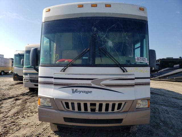 5B4MPA7G253406394 - 2005 WORKHORSE CUSTOM CHASSIS MOTORHOME WHITE photo 9