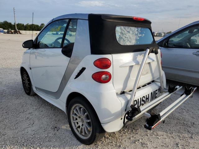 WMEEK3BA4DK586608 - 2013 SMART FORTWO PAS 白色 照片 2