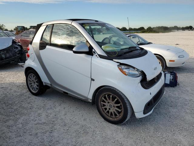 WMEEK3BA4DK586608 - 2013 SMART FORTWO PAS 白色 照片 4
