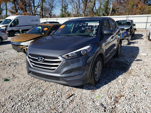 KM8J23A4XJU756992 - 2018 HYUNDAI TUCSON SE GRAY photo 2