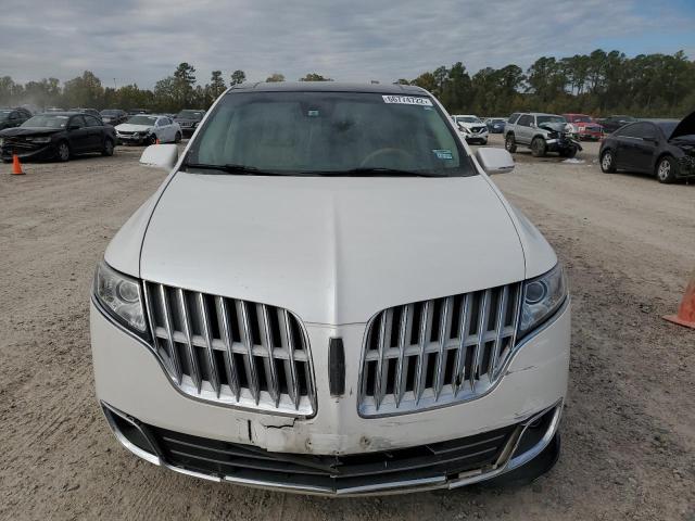 2LMHJ5AR2BBJ50946 - 2011 LINCOLN MKT WHITE photo 5