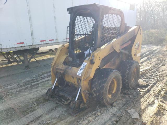 CAT0236DCKXL00732 - 2019 CATERPILLAR SKID STEER YELLOW photo 2