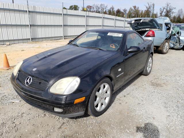 WDBKK47F5WF039062 - 1998 MERCEDES-BENZ SLK 230 KO BLACK photo 2