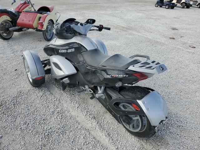 2BXJABA179V000706 - 2009 CAN-AM SPYDER ROA TWO TONE photo 3