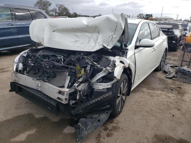 1N4BL4EV5KC142606 - 2019 NISSAN ALTIMA SL WHITE photo 2