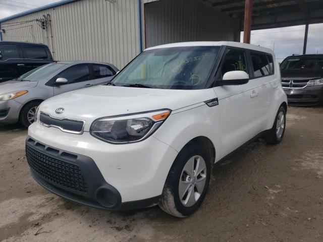 KNDJN2A24G7388613 - 2016 KIA SOUL WHITE photo 2