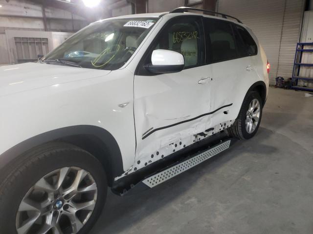 5UXZV4C59D0B01620 - 2013 BMW X5 XDRIVE3 WHITE photo 9