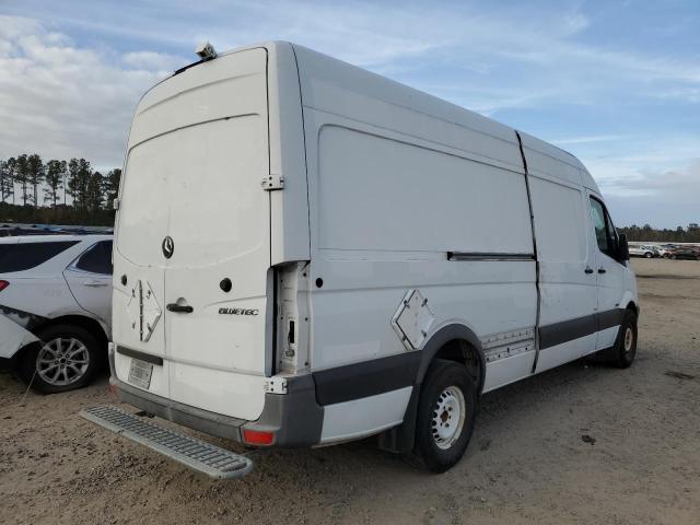 WD3PE8CB9B5604271 - 2011 MERCEDES-BENZ SPRINTER 2 WHITE photo 4