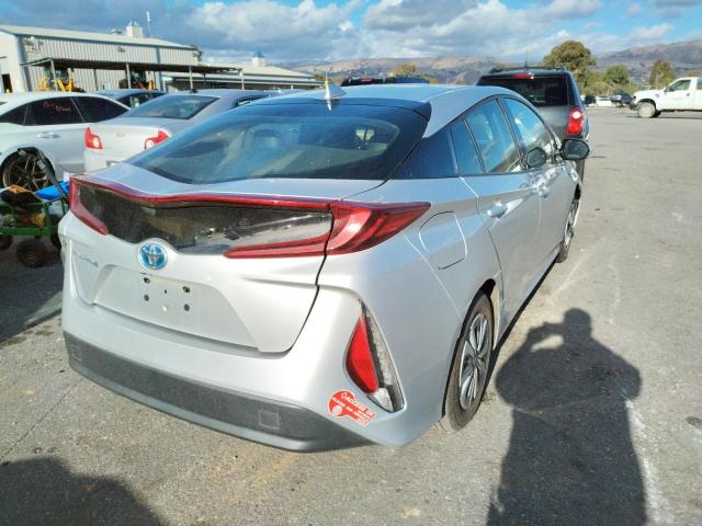 JTDKARFP2H3016595 - 2017 TOYOTA PRIUS PRIM 银色 照片 4