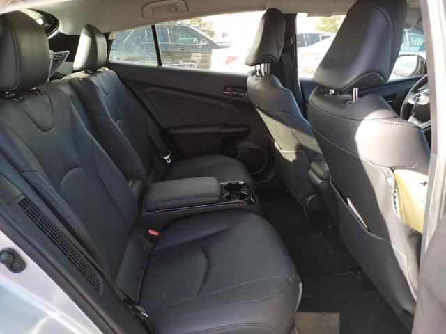 JTDKARFP2H3016595 - 2017 TOYOTA PRIUS PRIM 银色 照片 6