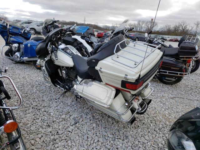 1HD1FCW192Y653756 - 2002 HARLEY-DAVIDSON FLHTCUI 白色 照片 3