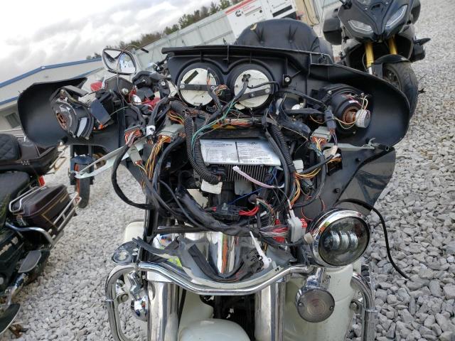 1HD1FCW192Y653756 - 2002 HARLEY-DAVIDSON FLHTCUI 白色 照片 9