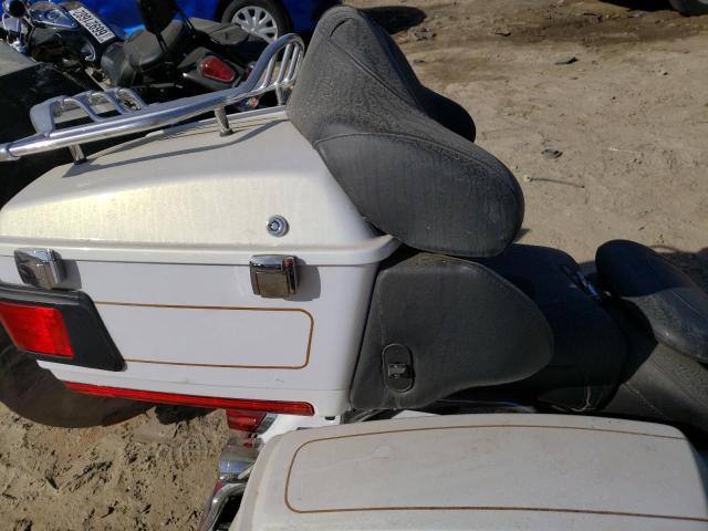 1HD1FC4108Y677455 - 2008 HARLEY-DAVIDSON FLHTCUI 白色 照片 6