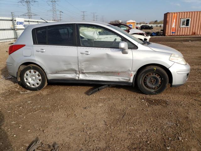 3N1BC13E48L362248 - 2008 NISSAN VERSA SILVER photo 9