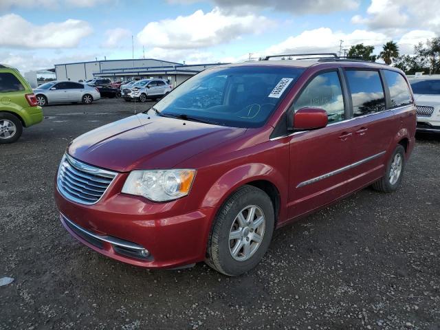 2C4RC1BG3CR313777 - 2012 CHRYSLER TOWN & COU BURGUNDY photo 2