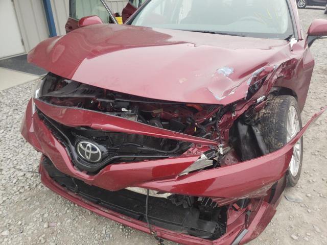 4T1BZ1HK5JU505659 - 2018 TOYOTA CAMRY XSE BURGUNDY photo 9