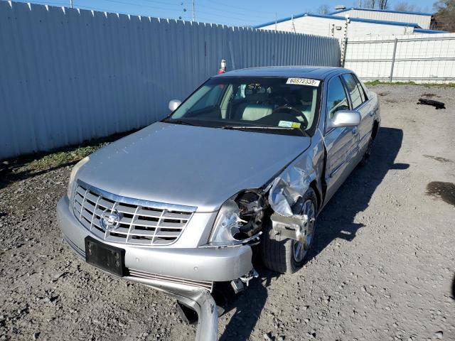 1G6KH5E63BU115329 - 2011 CADILLAC DTS PREMIU SILVER photo 2