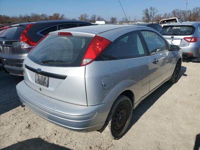 1FAFP31N07W222133 - 2007 FORD FOCUS ZX3 GRAY photo 4