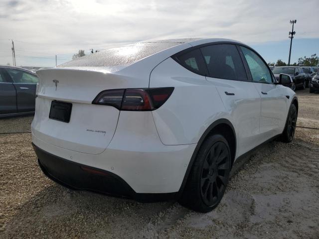 5YJYGDEE7LF004398 - 2020 TESLA MODEL Y WHITE photo 4