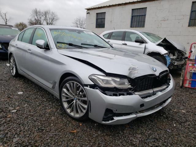 WBA33AG08MCF38269 - 2021 BMW 530XE SILVER photo 1