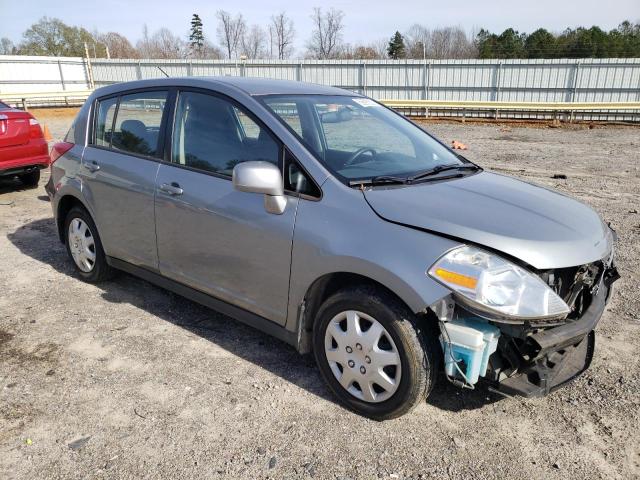 3N1BC13E29L494992 - 2009 NISSAN VERSA S GRAY photo 4